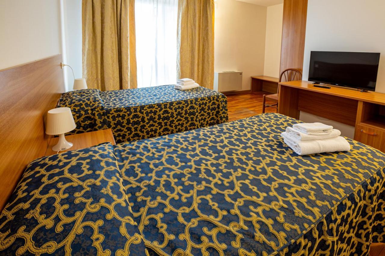 Hotel Villa Strassoldo "Ex Attianese Hotel Restaurant" チェルヴィニャーノ・デル・フリウーリ エクステリア 写真