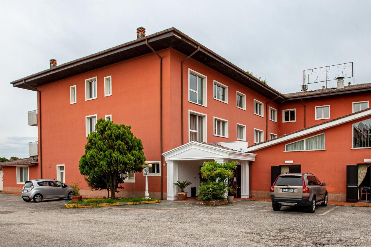 Hotel Villa Strassoldo "Ex Attianese Hotel Restaurant" チェルヴィニャーノ・デル・フリウーリ エクステリア 写真