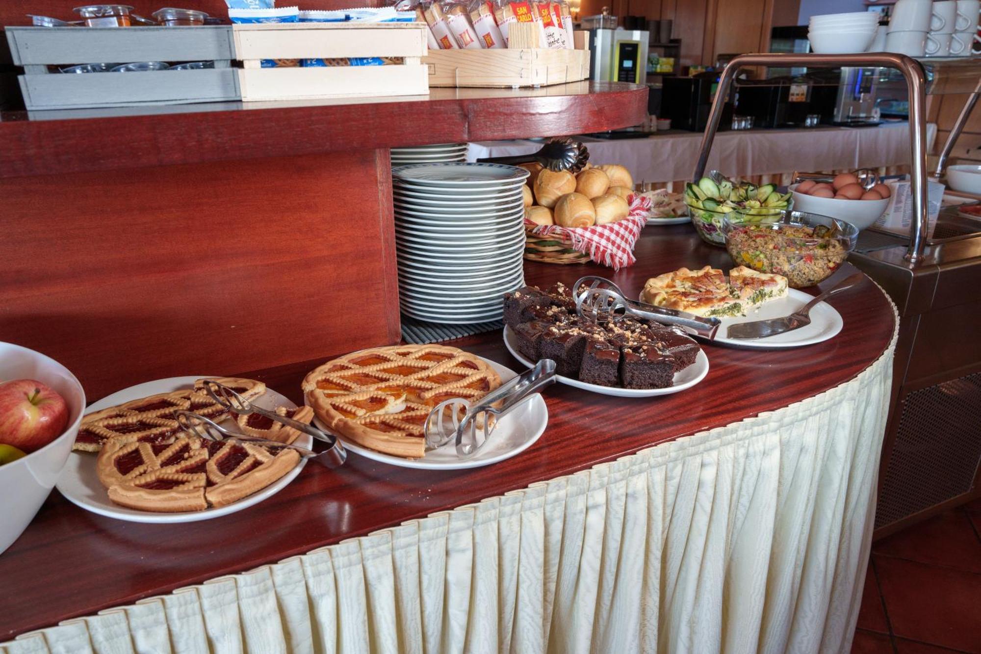 Hotel Villa Strassoldo "Ex Attianese Hotel Restaurant" チェルヴィニャーノ・デル・フリウーリ エクステリア 写真