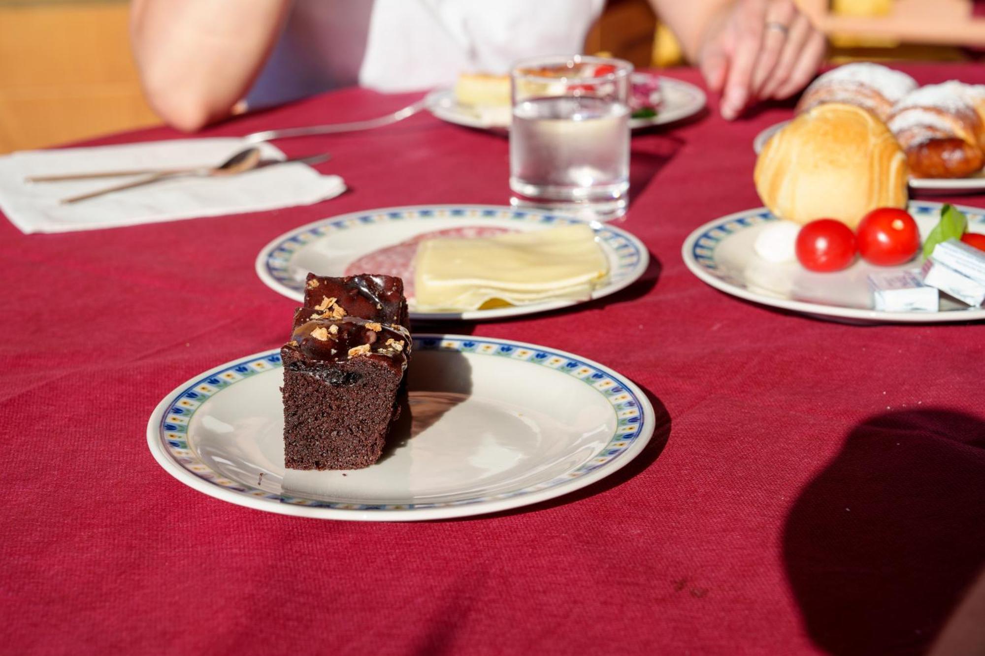 Hotel Villa Strassoldo "Ex Attianese Hotel Restaurant" チェルヴィニャーノ・デル・フリウーリ エクステリア 写真