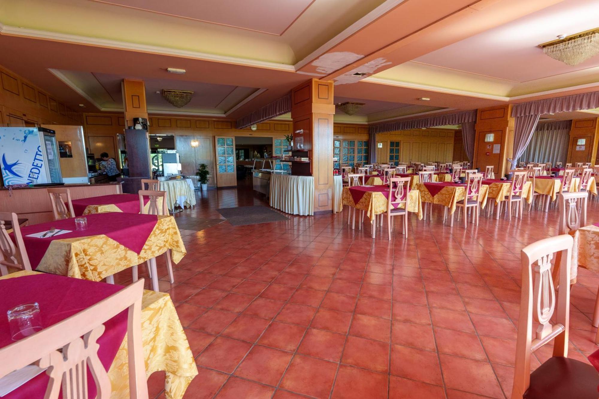 Hotel Villa Strassoldo "Ex Attianese Hotel Restaurant" チェルヴィニャーノ・デル・フリウーリ エクステリア 写真